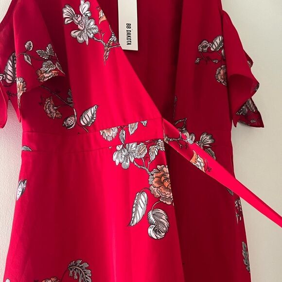 NWT BB Dakota Red Floral Wrap Dress Revolve Exclusive Size Small - Picture 7 of 13